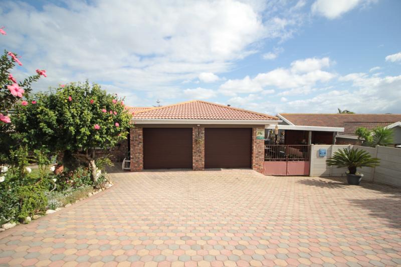 3 Bedroom Property for Sale in Fraaiuitsig Western Cape